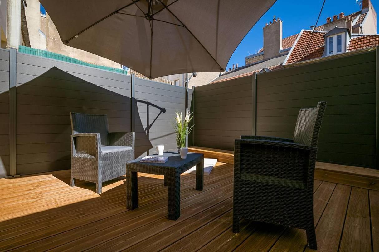 Terrasse Godrans En Plein Coeur De Ville 第戎 外观 照片